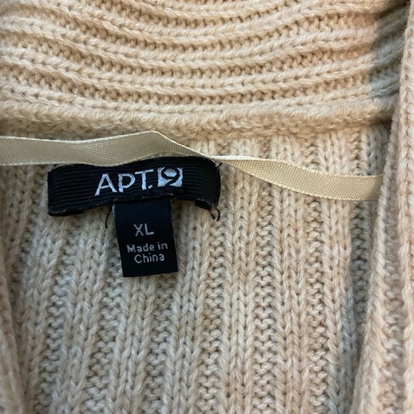 Sweater - Picture 3 of 3